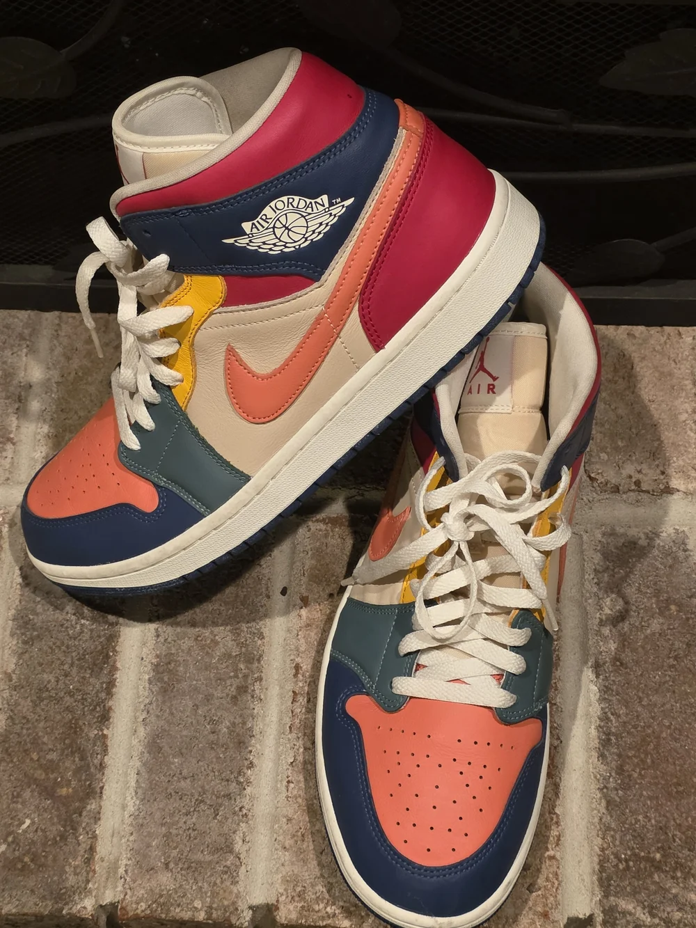Womens Air Jordan Retro 1 Mid SE 'Multi Color (2022)'